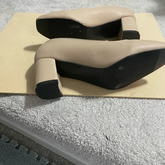 heels - Picture 2 of 3